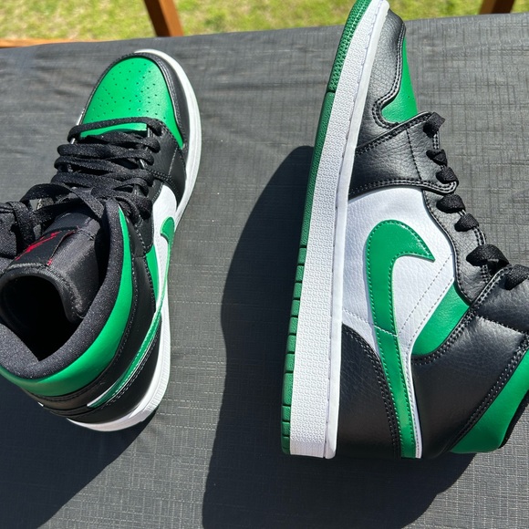 Jordan 1 Mid Green Toe Men’s Size 8.5 Gently Worn - Picture 6 of 6